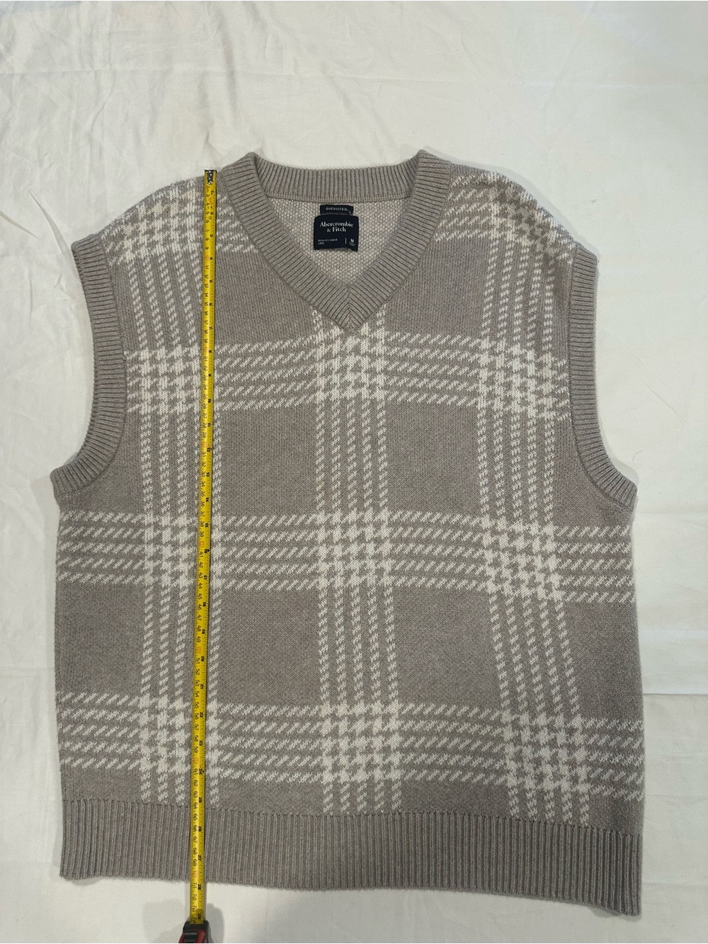 Abercrombie & Fitch Plaid V-Neck Sweater Vest in Brown & White Size Medium